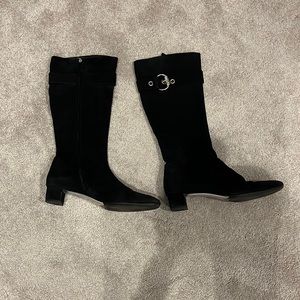 Gucci ladies size 12 black suede boots